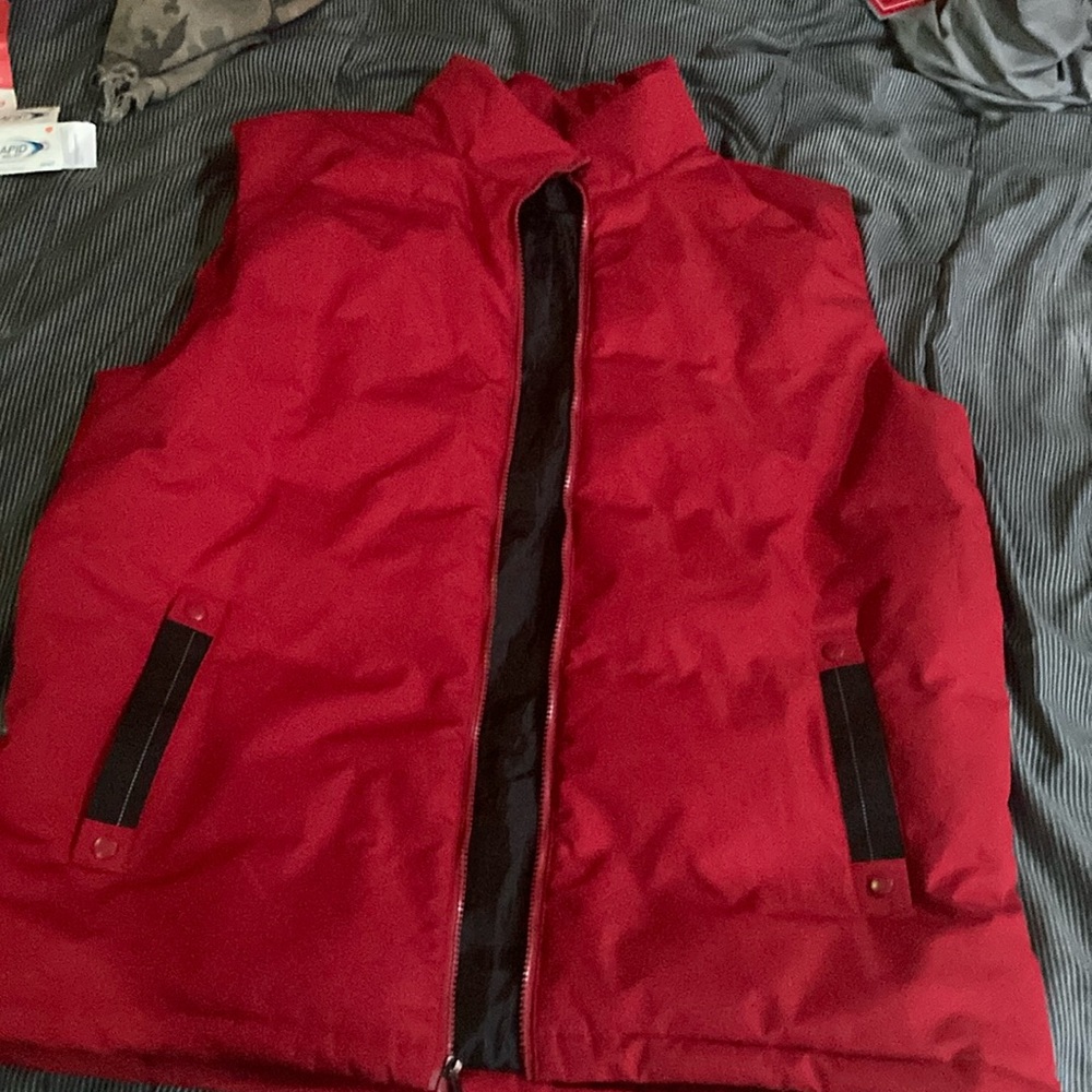 Red puffer vest mens